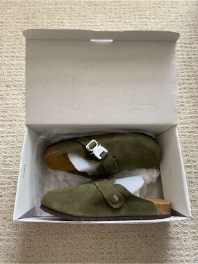 FREE LIFE - Olive Green Suede Slip-On Clog Mules
